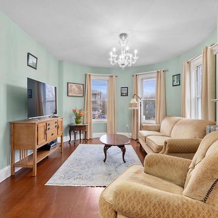 Bright & Spacious 2Br Apartment, Mins From Downtown Boston, Parking Exterior foto