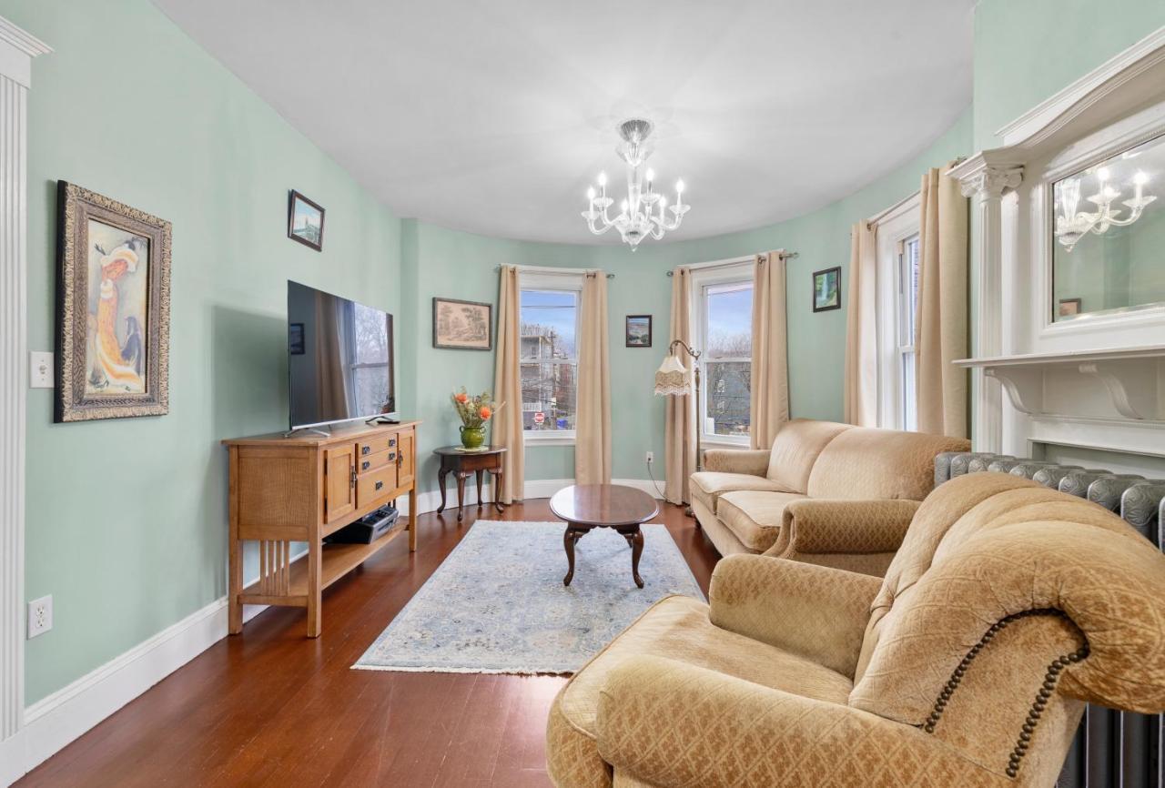 Bright & Spacious 2Br Apartment, Mins From Downtown Boston, Parking Exterior foto