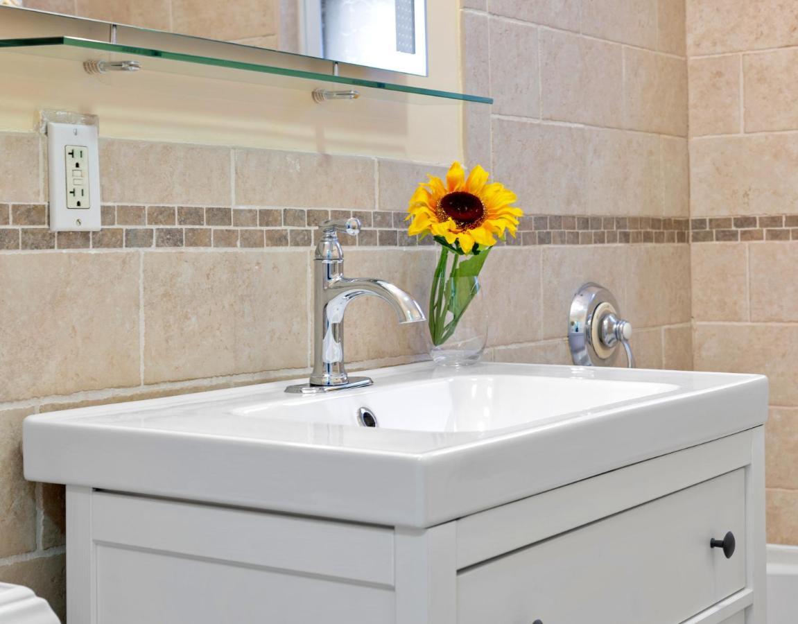 Bright & Spacious 2Br Apartment, Mins From Downtown Boston, Parking Exterior foto