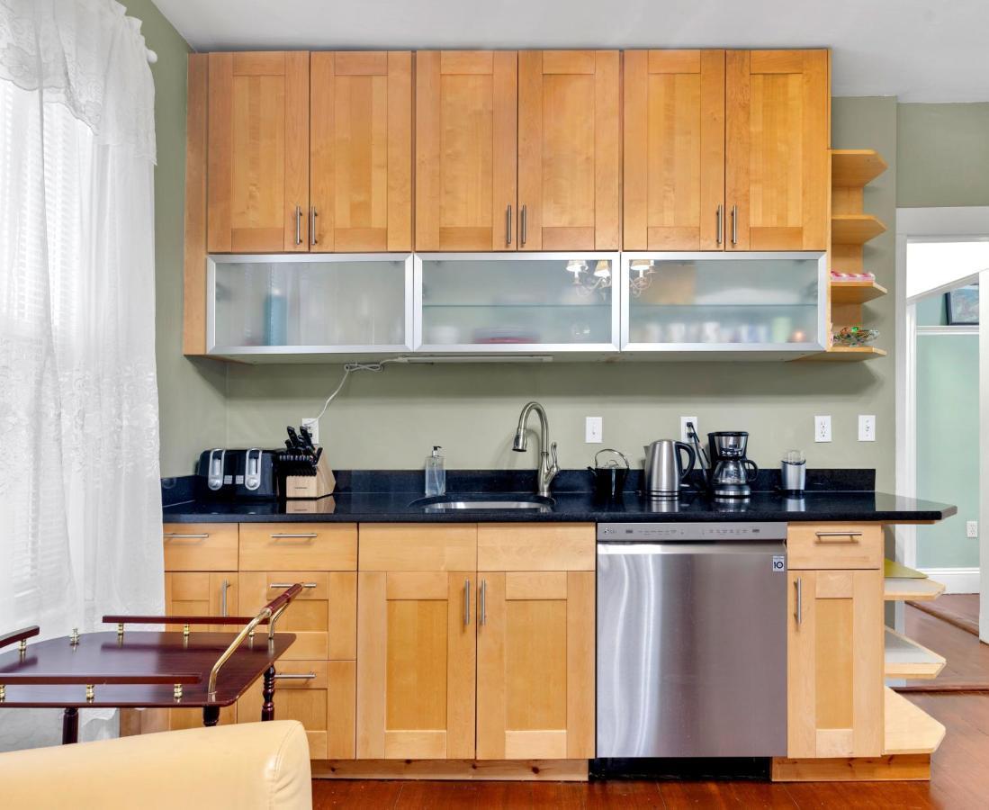 Bright & Spacious 2Br Apartment, Mins From Downtown Boston, Parking Exterior foto