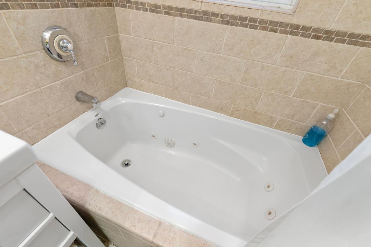 Bright & Spacious 2Br Apartment, Mins From Downtown Boston, Parking Exterior foto