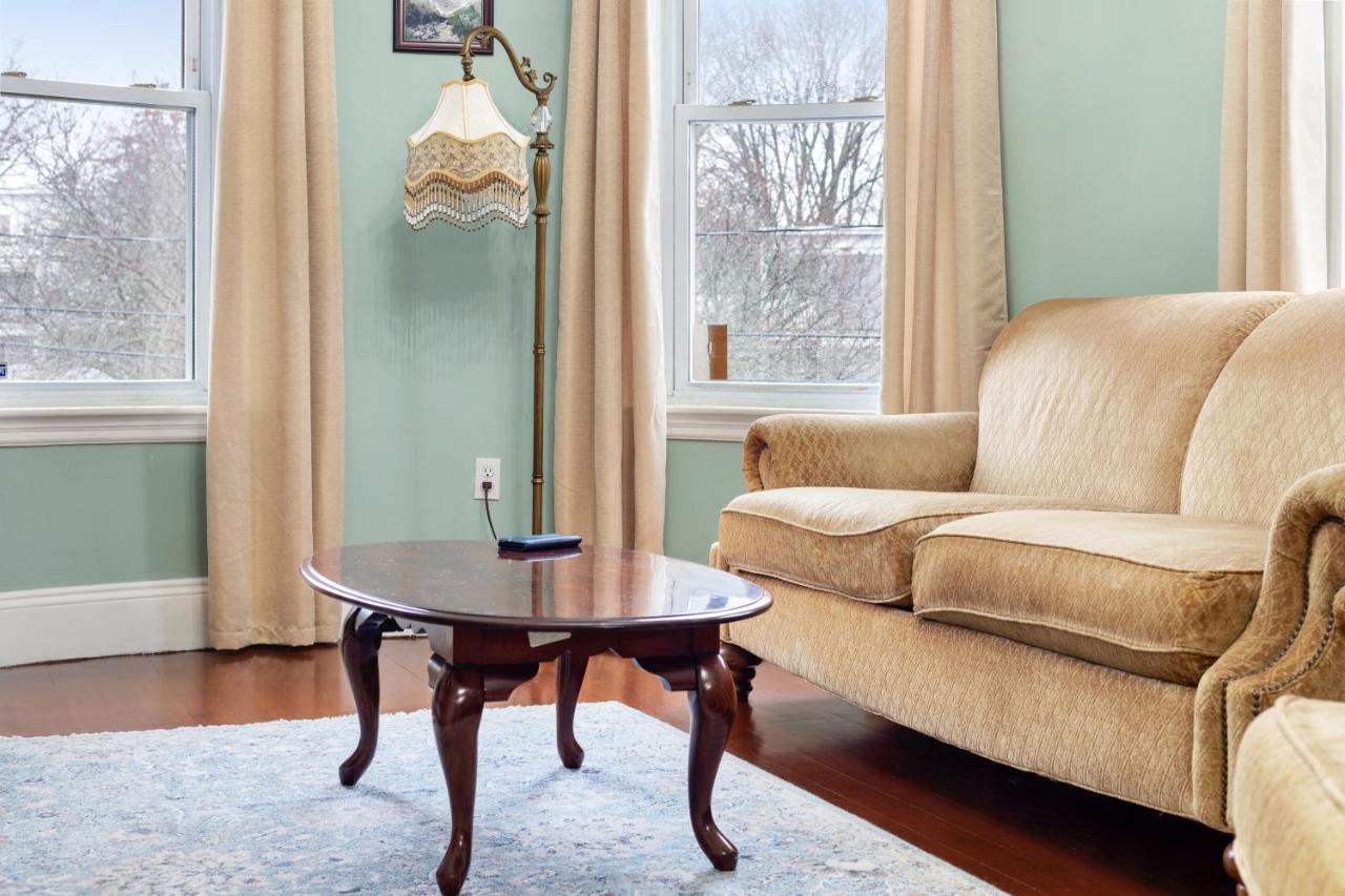 Bright & Spacious 2Br Apartment, Mins From Downtown Boston, Parking Exterior foto